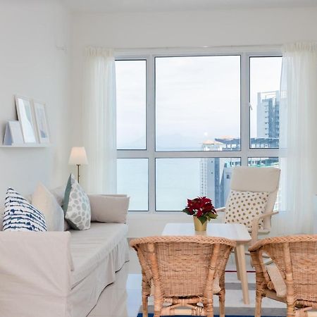White Lagom Scandinavian House, By Sanguine Apartment Tanjung Tokong Luaran gambar