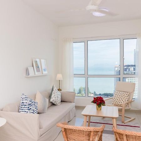White Lagom Scandinavian House, By Sanguine Apartment Tanjung Tokong Luaran gambar