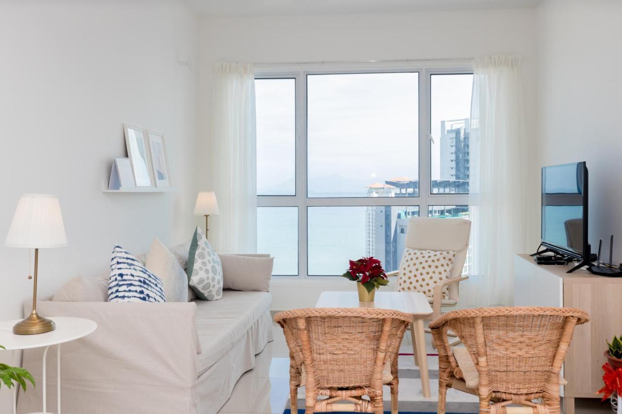 White Lagom Scandinavian House, By Sanguine Apartment Tanjung Tokong Luaran gambar
