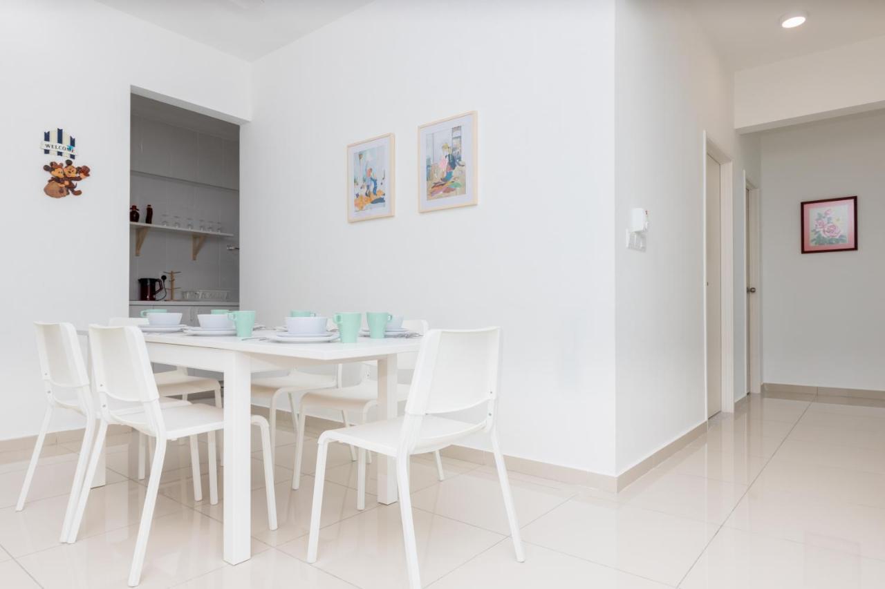 White Lagom Scandinavian House, By Sanguine Apartment Tanjung Tokong Luaran gambar