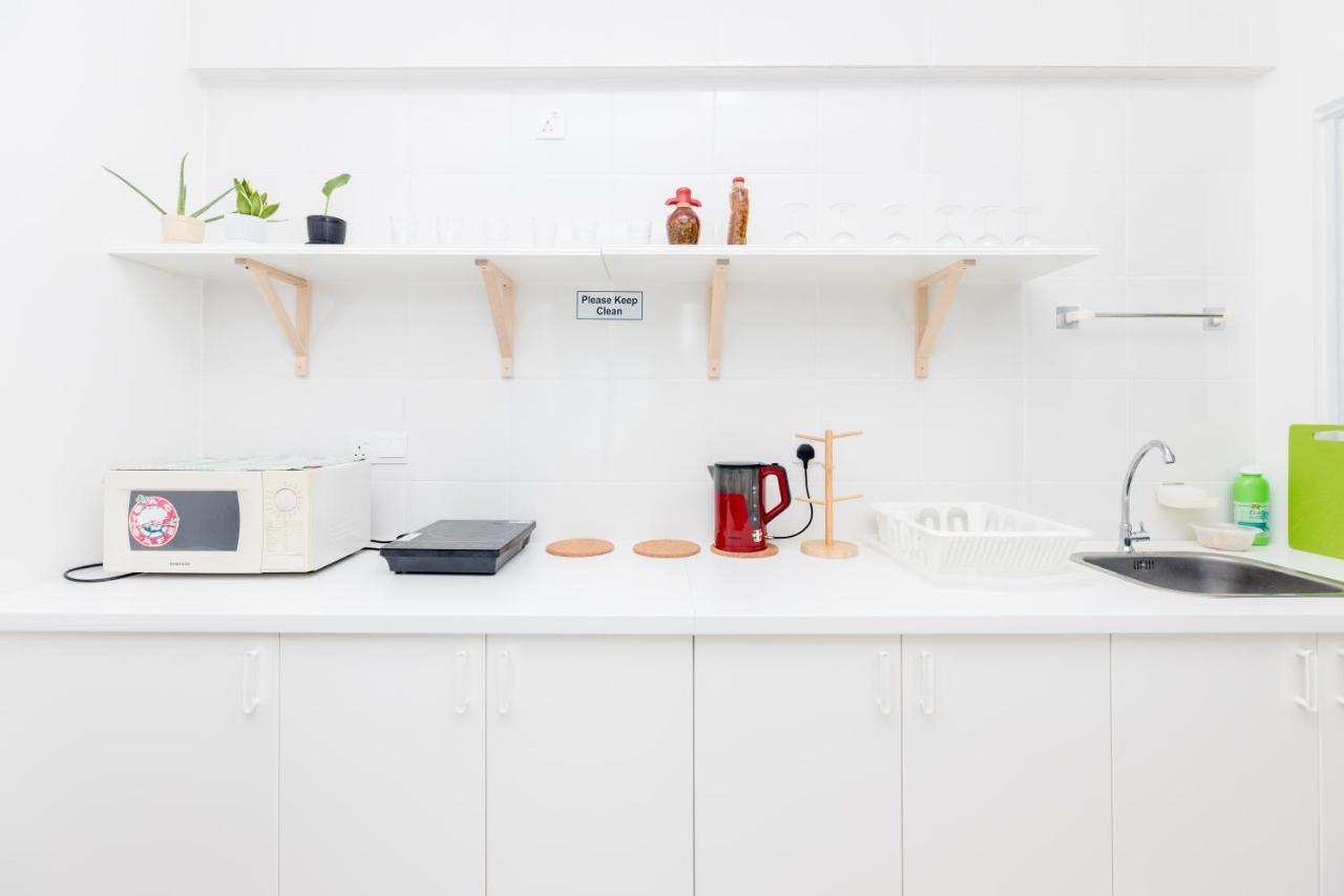 White Lagom Scandinavian House, By Sanguine Apartment Tanjung Tokong Luaran gambar